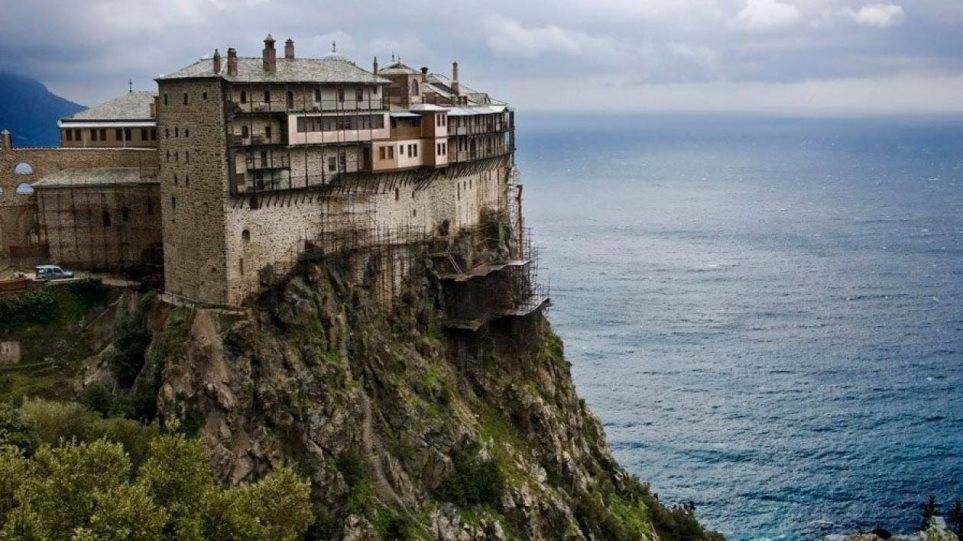 Πυρκαγιά ξέσπασε σε δασική έκταση στο Άγιο όρος