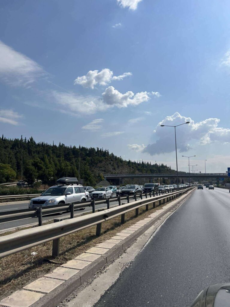 Θεσσαλονίκη: Μποτιλιάρισμα στην Περιφερειακή εξαιτίας εργασιών κοπής πρασίνου και κλαδέματος θάμνων