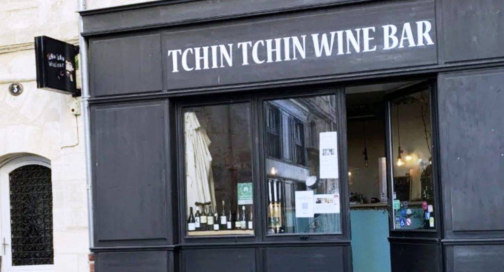 Ελληνίδα πέθανε από αλλαντίαση μετά από γεύμα σε εστιατόριο – Άλλα 10 άτομα νοσηλεύονται, οι 7 στην εντατική