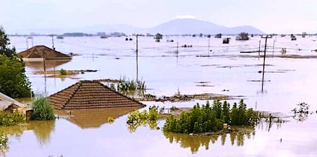 Με ελικόπτερα ο απεγκλωβισμός κατοίκων σε περιοχές της Καρδίτσας