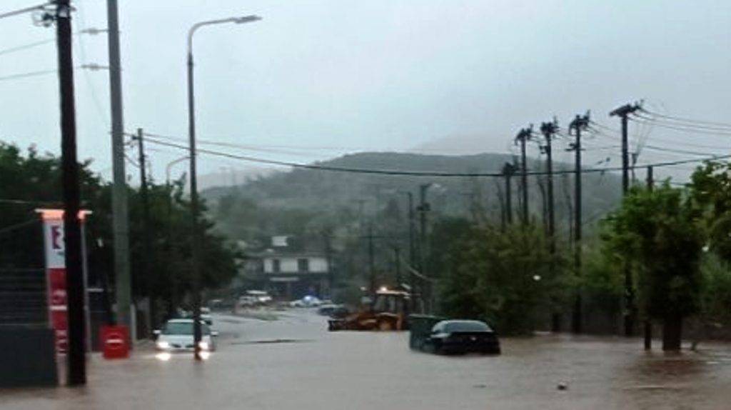 Απαγορεύτηκε η κυκλοφορία στη Λαμία - Στάλθηκε μήνυμα από το 112