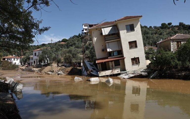 Βόλος πλημμύρες: Χωρίς νερό για 12η μέρα