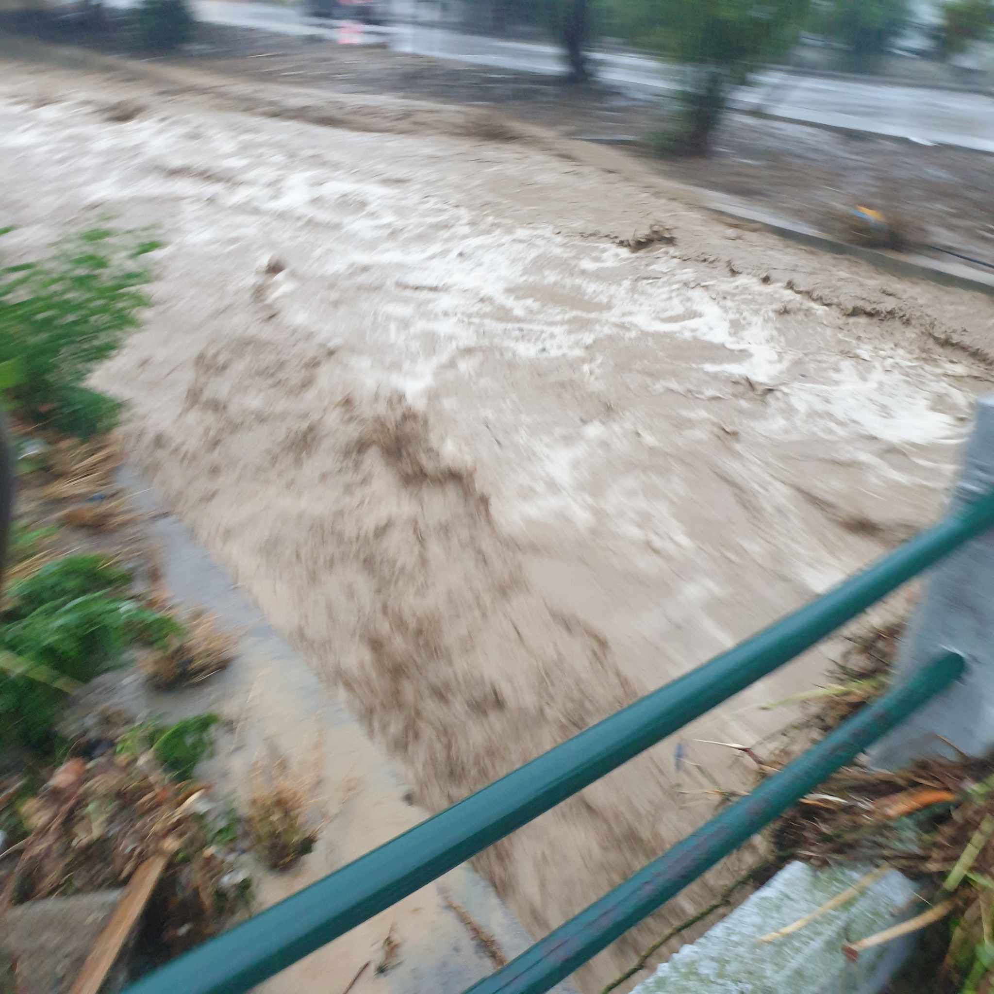 Απαγόρευση κυκλοφορίας στο Βόλο - Πλήττεται αυτή την ώρα από τη σφοδρή κακοκαιρία