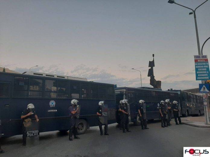 Σε κλοιό διαδηλώσεων το απόγευμα το κέντρο της Θεσσαλονίκης - Και συγγενείς των θυμάτων της τραγωδίας των Τεμπών στις πορείες