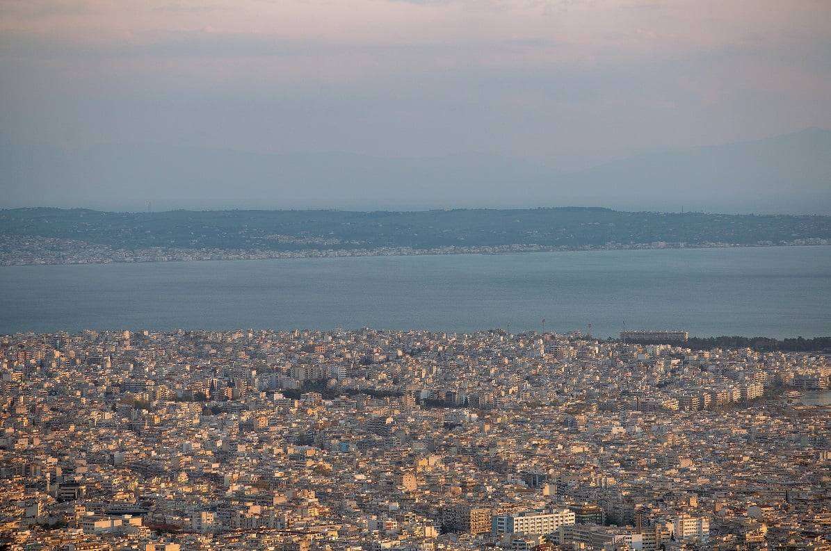 O καιρός σήμερα: Άστατος με τοπικές βροχές και σποραδικές καταιγίδες