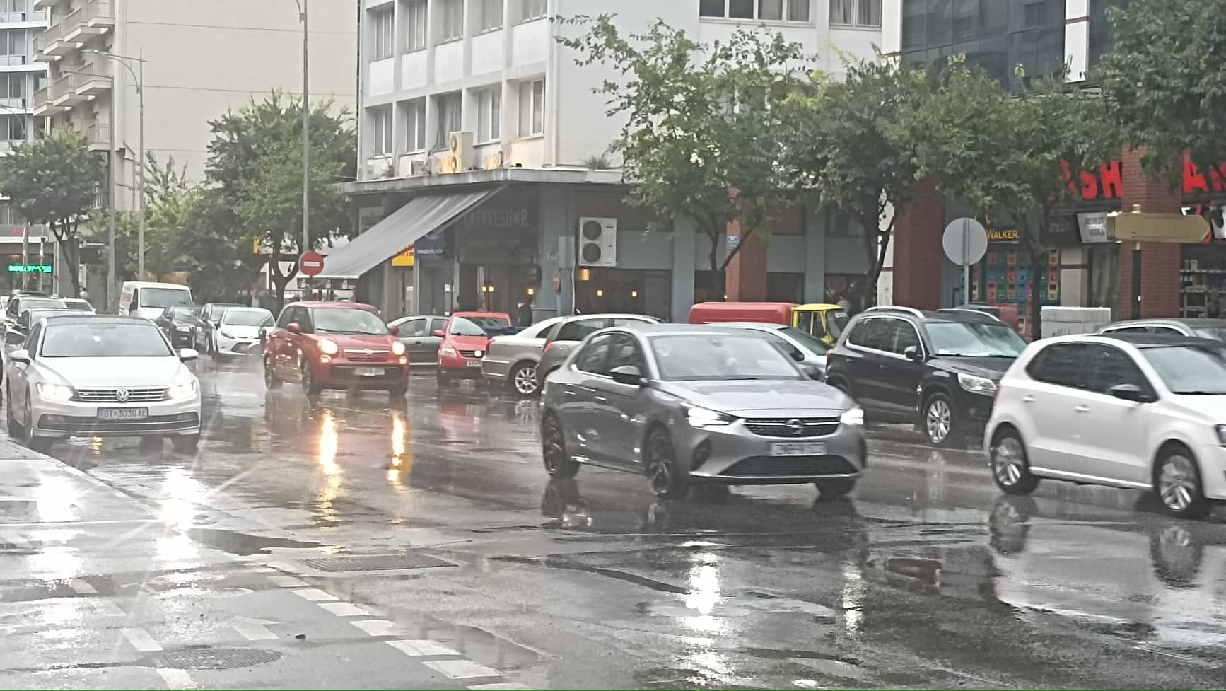 Επιδείνωση του καιρού, με βροχές, καταιγίδες, ισχυρούς ανέμους και κατακόρυφη πτώση της θερμοκρασίας