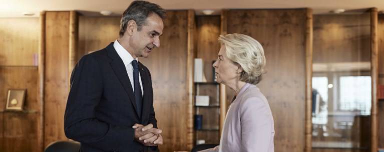 Φον ντερ Λάιεν: 2,2 δισ. στην Ελλάδα για τις καταστροφές