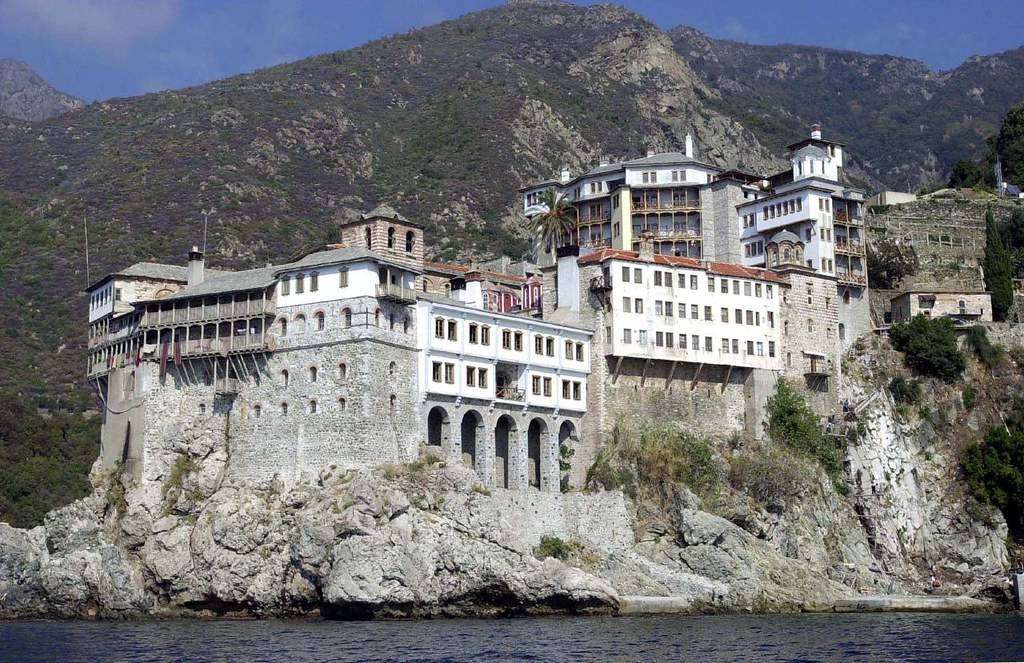 Αλυσίδα σούπερ μάρκετ ανοίγει κατάστημα 500 τ.μ. στο... Άγιον Όρος - Ανάμεσα σε κελιά και κονάκια