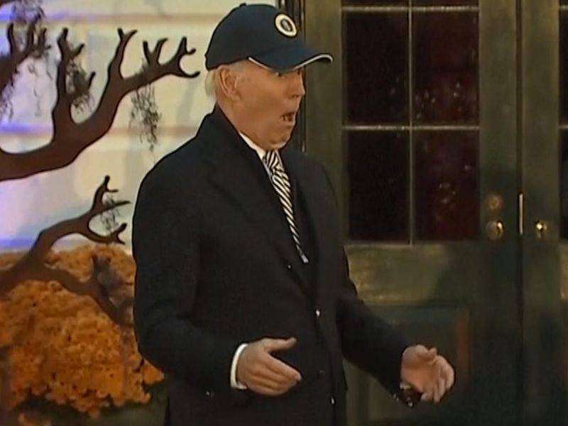 Halloween: Ο Τζο Μπάιντεν προσπάθησε να κεράσει τα παιδιά αλλά τα… θαλάσσωσε // BINTEO