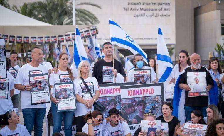 Οι οικογένειες των ομήρων της Γάζας ανησυχούν και ζητούν εξηγήσεις