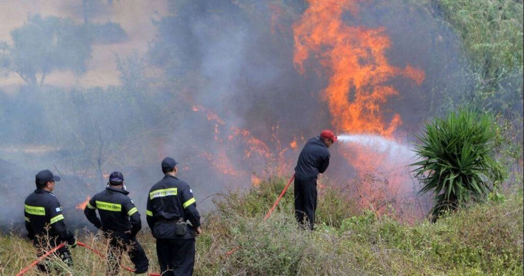 Άγιος Στέφανος Κέρκυρας: Υπό μερικό έλεγχο η φωτιά που ξέσπασε χθες