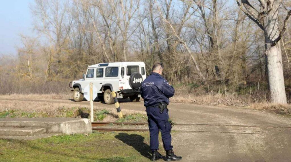 Έβρος: Σύλληψη διακινητή που μετέφερε 17 παράνομους μετανάστες