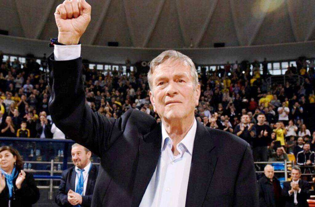 Στο “σπίτι του”.. στο Αλεξάνδρειο Μέλαθρο αύριο το μεσημέρι η σορός του Γιάννη Ιωαννιδη