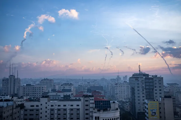 Ομοβροντία ρουκετών που εκτοξεύτηκαν από τον νότιο Λίβανο προς το Ισραήλ