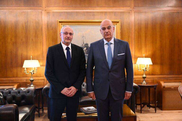 Νίκος Δένδιας: Eξέφρασε στον Ισραηλινό πρεσβευτή την αμέριστη συμπαράσταση της Ελλάδας