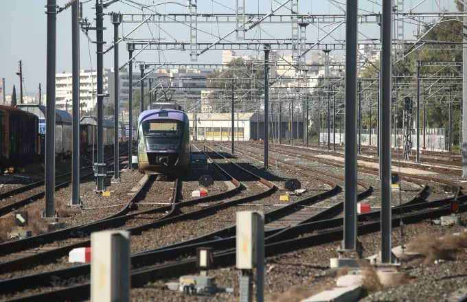 Αθήνα: Κατάργηση δρομολογίων και απίστευτο αλαλούμ με τον προαστιακό- Απίστευτη η ταλαιπωρία του κόσμου