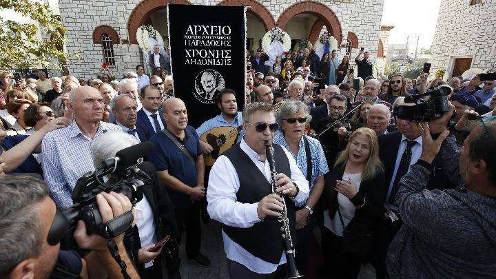 Χρόνης Αηδονίδης: Το τελευταίο αντίο στον κορυφαίο δασκάλο και ερμηνευτή