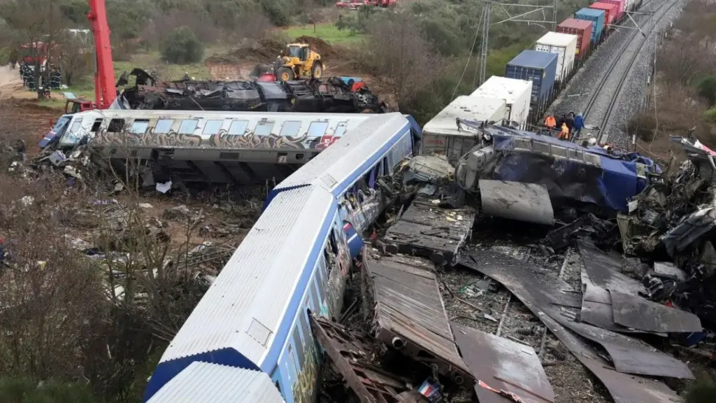 Βρέθηκε το μαύρο κουτί του μοιραίου Intercity των Τεμπών