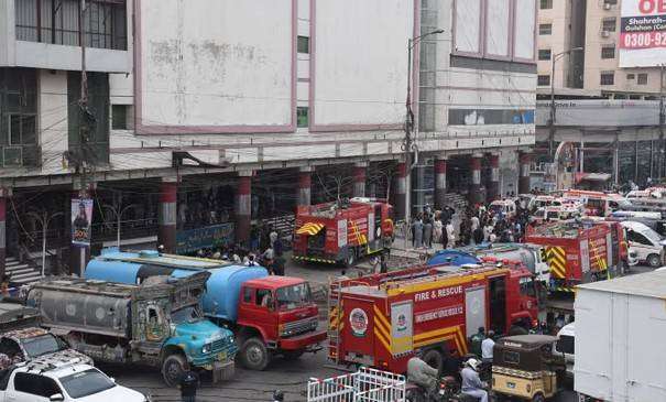 Πακιστάν: Φονική πυρκαγιά σε εμπορικό κέντρο – Τουλάχιστον 11 οι νεκροί, 35 οι τραυματίες