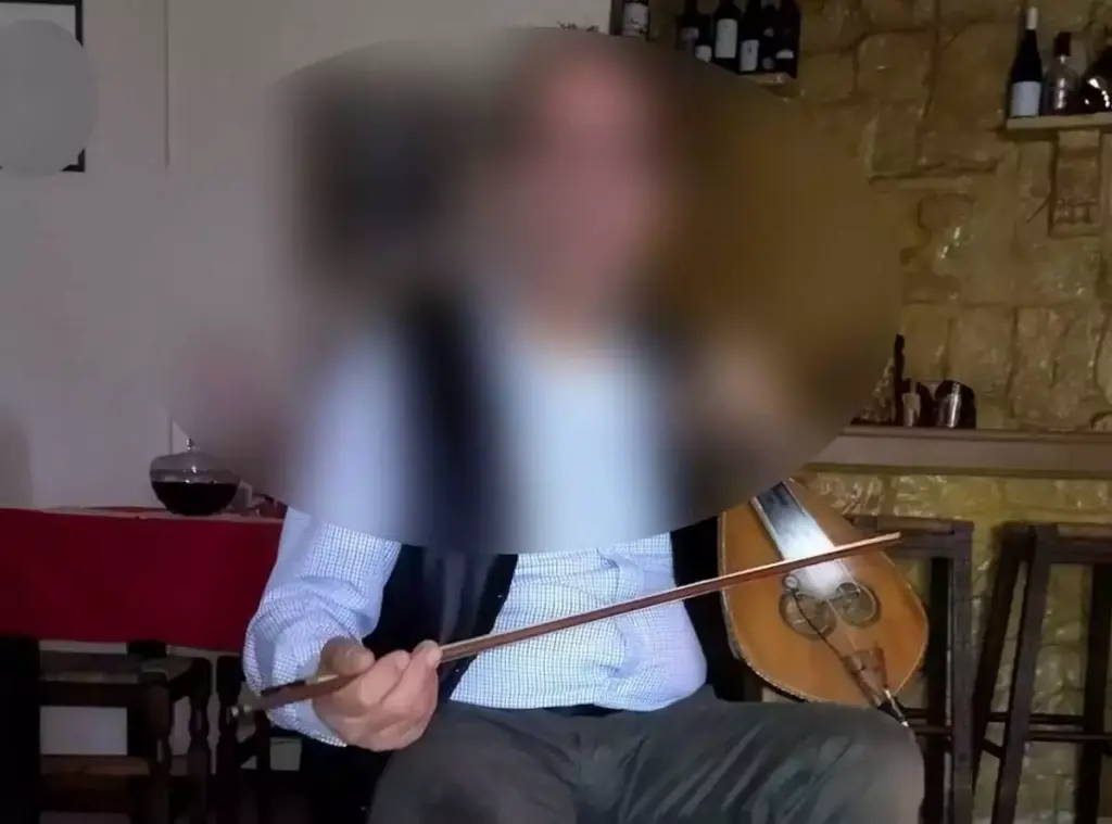 Κρήτη: Ενώπιον του ανακριτή Ηρακλείου σήμερα ο 66χρονος λυράρης που συνελήφθη για πορνογραφία ανηλίκων