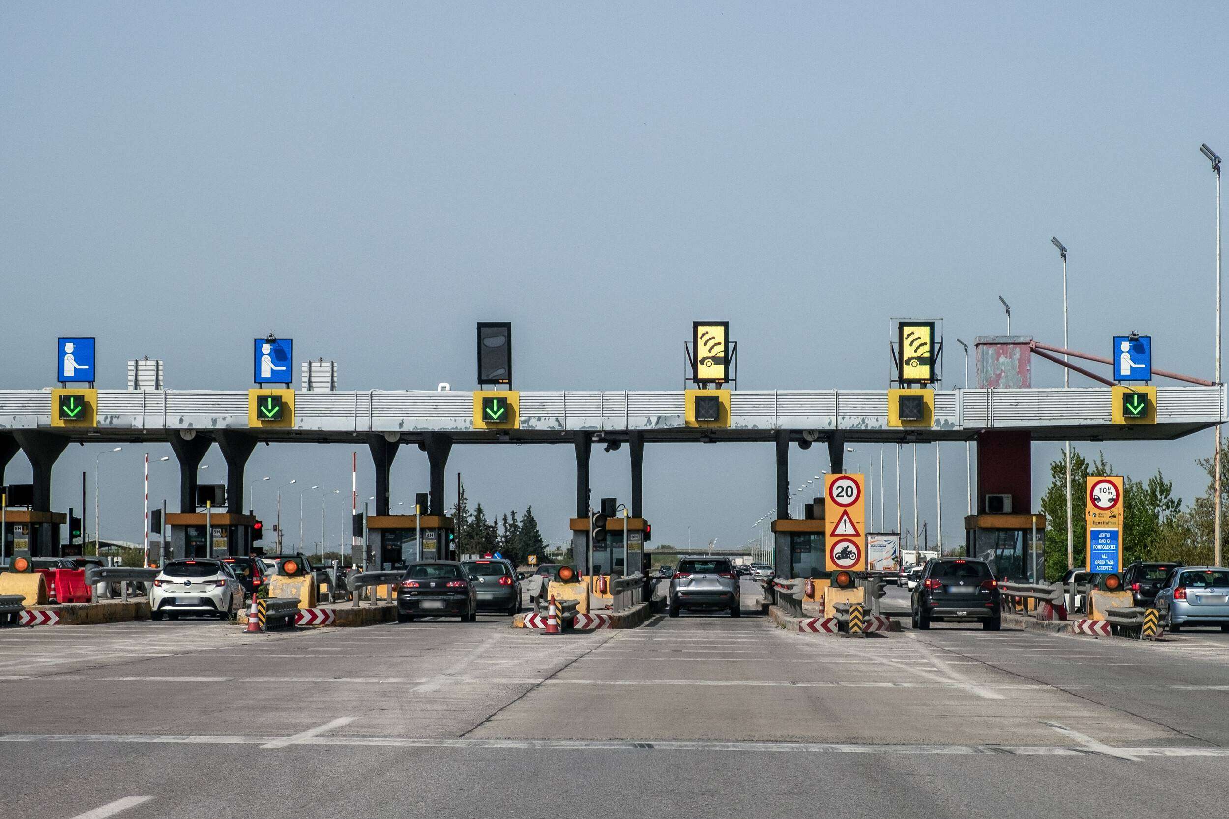 Γιατρός έσωσε παιδί από πνιγμό και του έστειλαν πρόστιμο επειδή δεν πλήρωσε διόδια