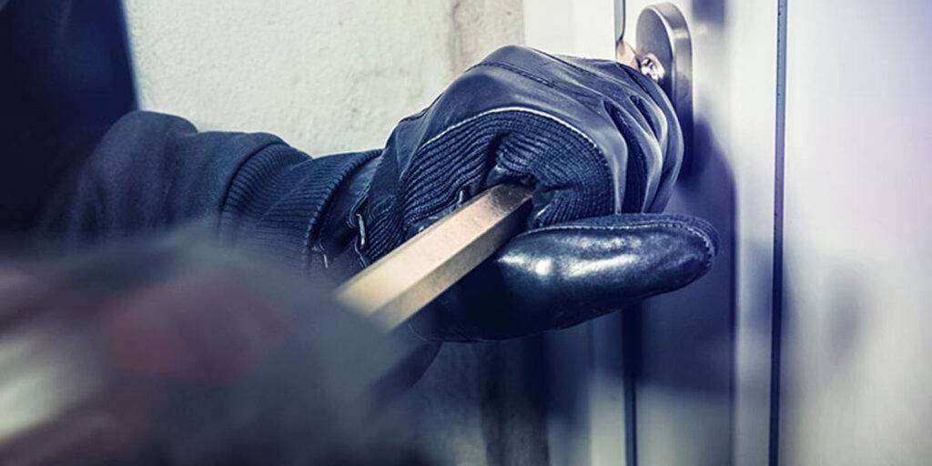 Αθήνα: Διάρρηξη σε κατάστημα με κινητά με το ...καφάσι.