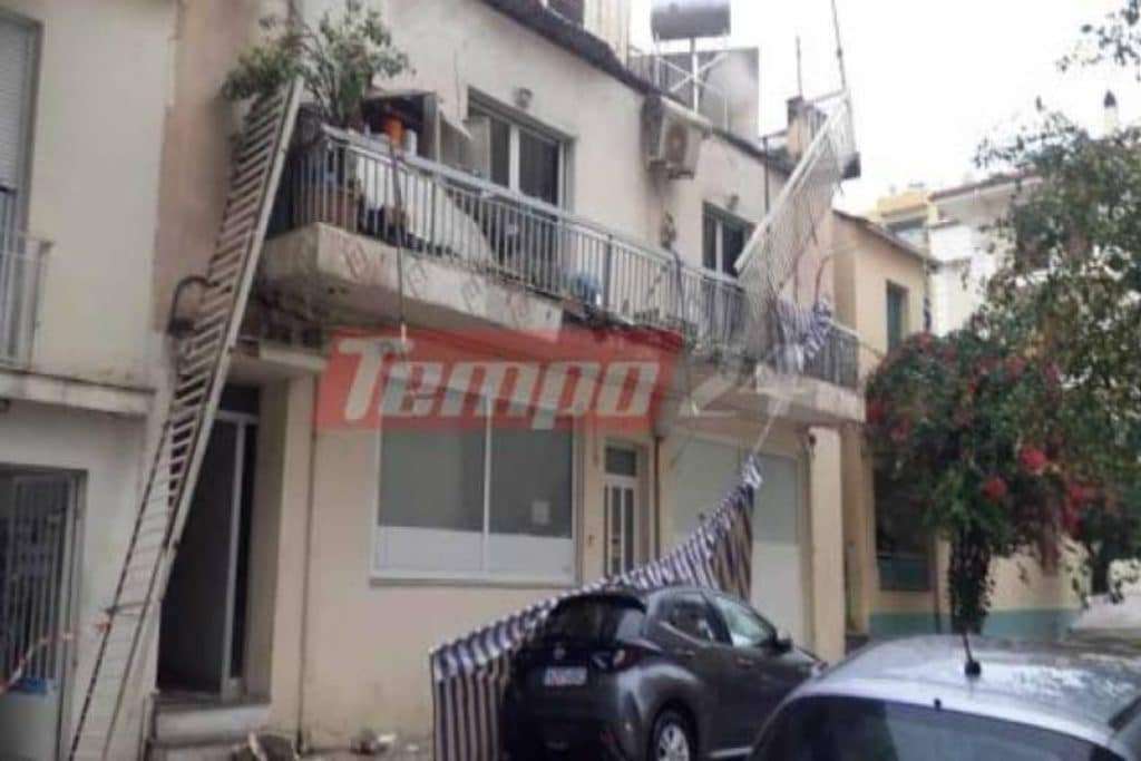 Πάτρα: Μπαλκόνι προσγειώθηκε σε αυτοκίνητο