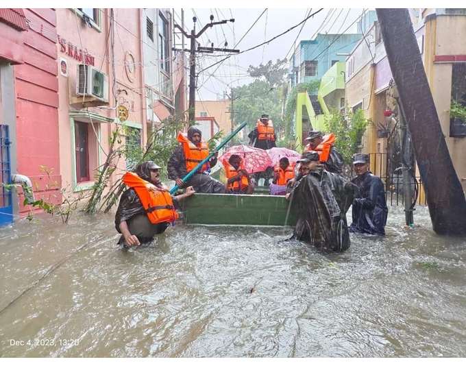 Ινδία: Κυκλώνας προ των πυλών- Εκκενώνονται κατοικίες και επιχειρήσεις