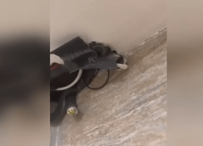 Συνελήφθη κομμωτής στα Βρηλίσσια – Είχε εγκαταστήσει κρυφές κάμερες στις γυναικείες τουαλέτες
