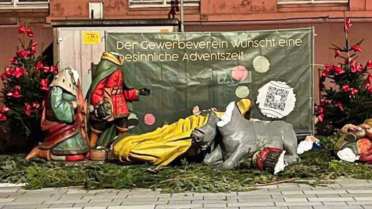 Γερμανία: Σοκάρουν οι εικόνες βανδαλισμού φάτνης – Αποκεφάλισαν την Παναγία και πέταξαν το Θείο βρέφος// ΒΙΝΤΕΟ