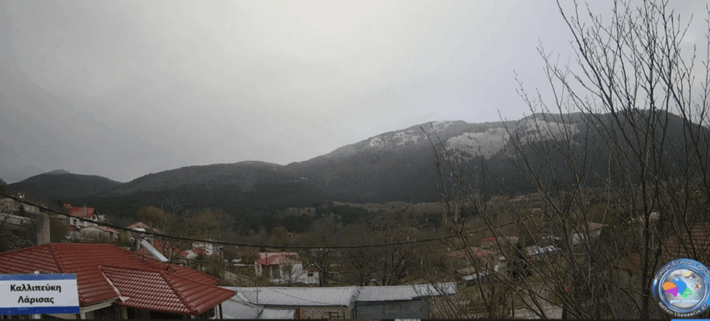 “Ντύθηκαν στα λευκά” τα χωριά του νομού Λάρισας (εικόνες)