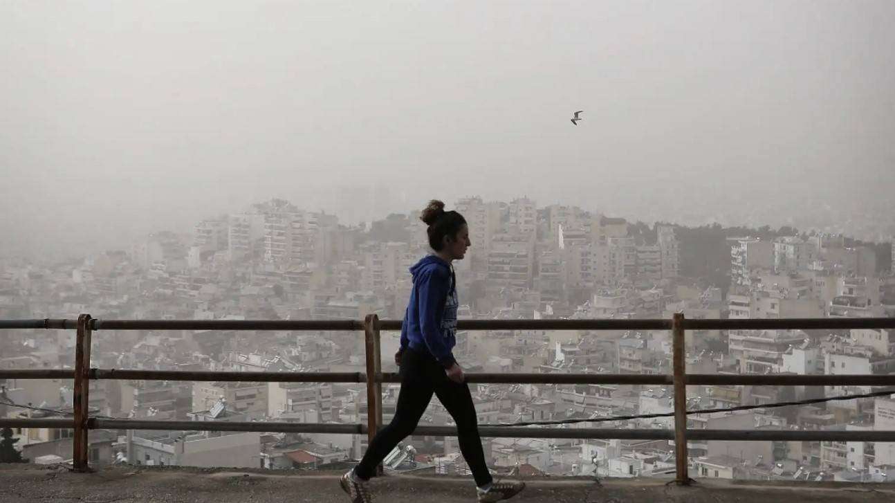 O καιρός σήμερα: Νοτιάς με σκόνη, υψηλές θερμοκρασίες και λίγες βροχές
