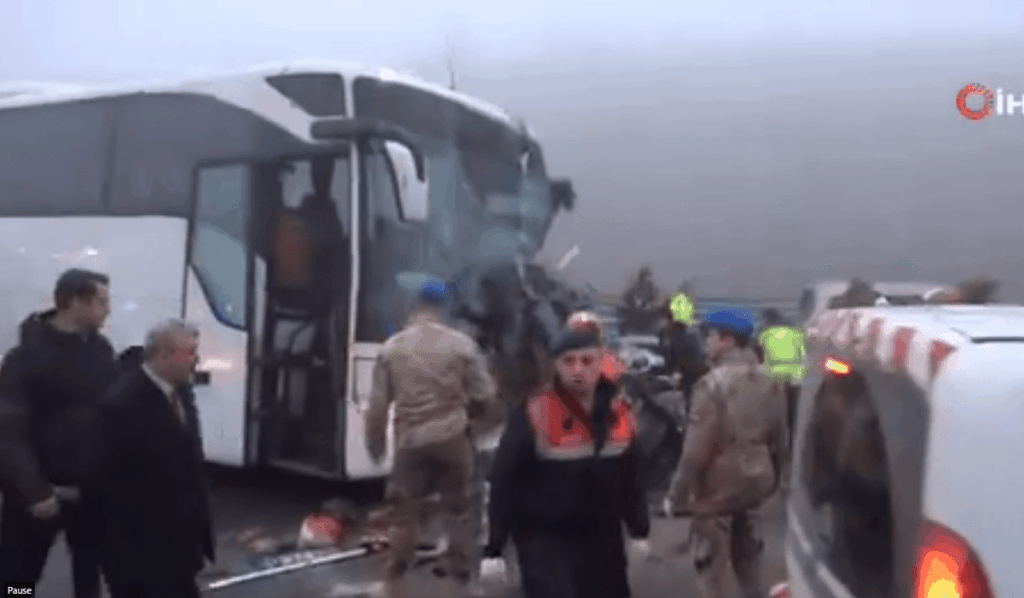 Καραμπόλα με 7 οχήματα στην Τουρκία: Τουλάχιστον 11 νεκροί και 57 τραυματίες (βιντεο)