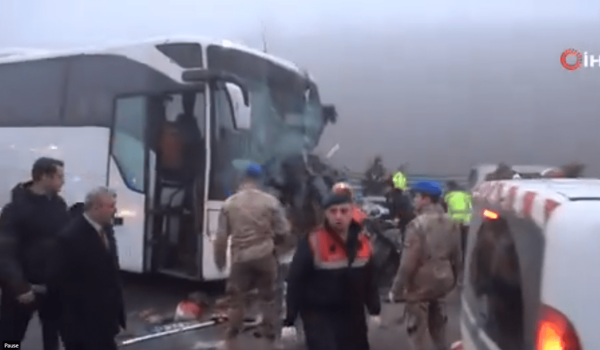 Καραμπόλα με 7 οχήματα στην Τουρκία: Τουλάχιστον 11 νεκροί και 57 τραυματίες (βιντεο)