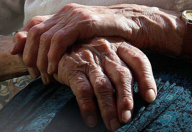 Τραγωδία σε γηροκομείο στην Κρήτη: Έδωσαν αντί για νερό… καθαριστικό – Νεκρή 92χρονη