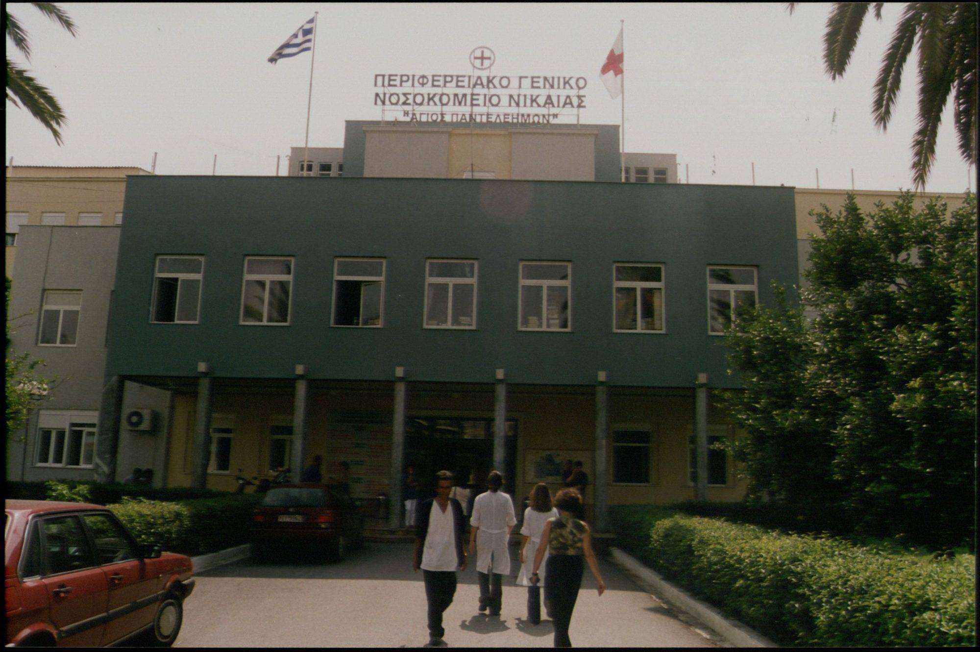 Βγαίνει από την καταστολή ο 31χρονος αστυνομικός που τραυματίστηκε στου Ρέντη
