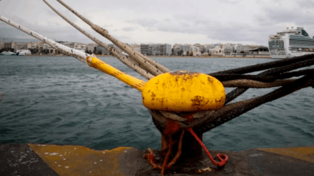 Ισχυροί άνεμοι και κακοκαιρία κρατούν δεμένα τα πλοία σε αρκετά λιμάνια