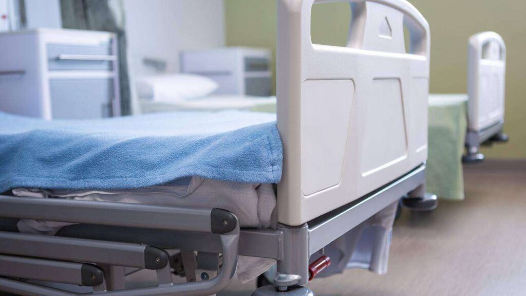 Θεσσαλονίκη: Σε εξέλιξη ΕΔΕ για ηλικιωμένο που έμεινε πεσμένος στο πάτωμα για ώρες στον “Αγιο Παύλο”