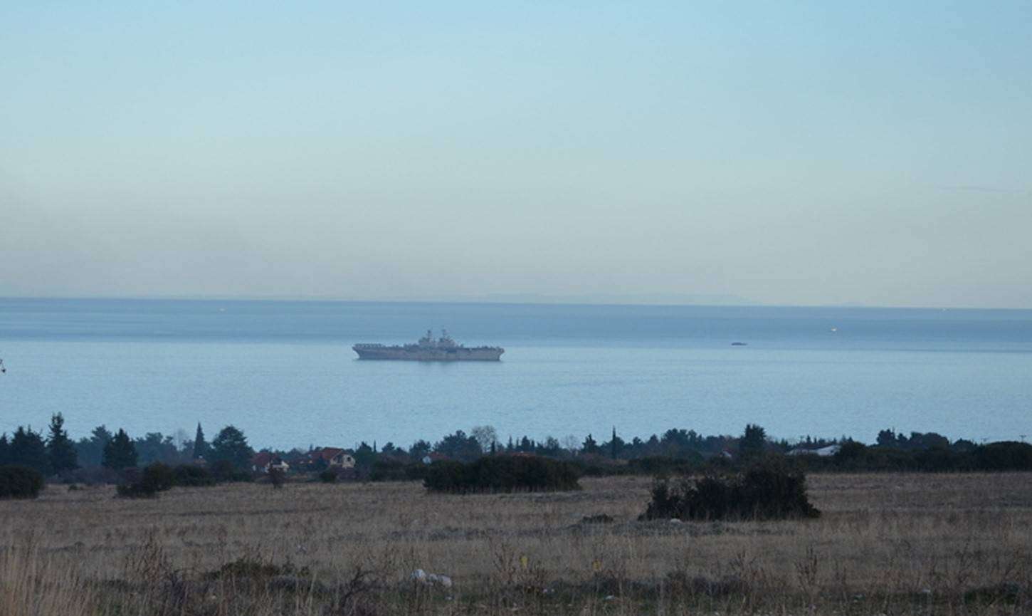 Γιατί προσάραξε στη Γρίτσα Πιερίας αμερικάνικο αεροπλανοφόρο γεμάτο πεζοναύτες; - Μεγάλη η κινητοποίηση των αρχών της περιοχής (Βίντεο - Φωτογραφίες)