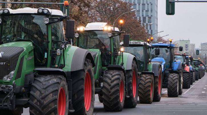 Η Γερμανία παραλύει από σήμερα – Μαζικές οι κινητοποιήσεις αγανακτισμένων αγροτών