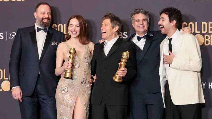 Το Poor Things του Γ. Λάνθιμου κέρδισε τη Χρυσή Σφαίρα Καλύτερης Κωμωδίας ή Μιούζικαλ