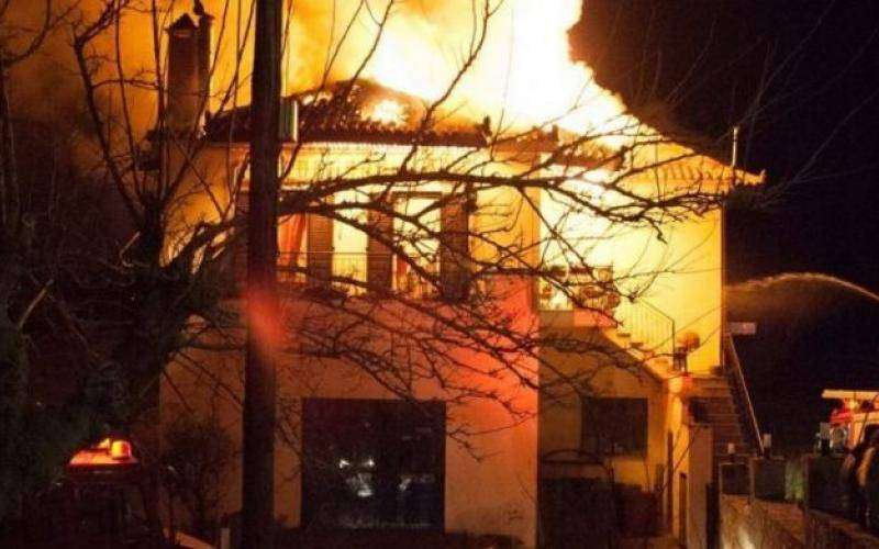 Πολίχνη: Φωτιά ξέσπασε σε μονοκατοικία – Πολύωρη μάχη της πυροσβεστικής