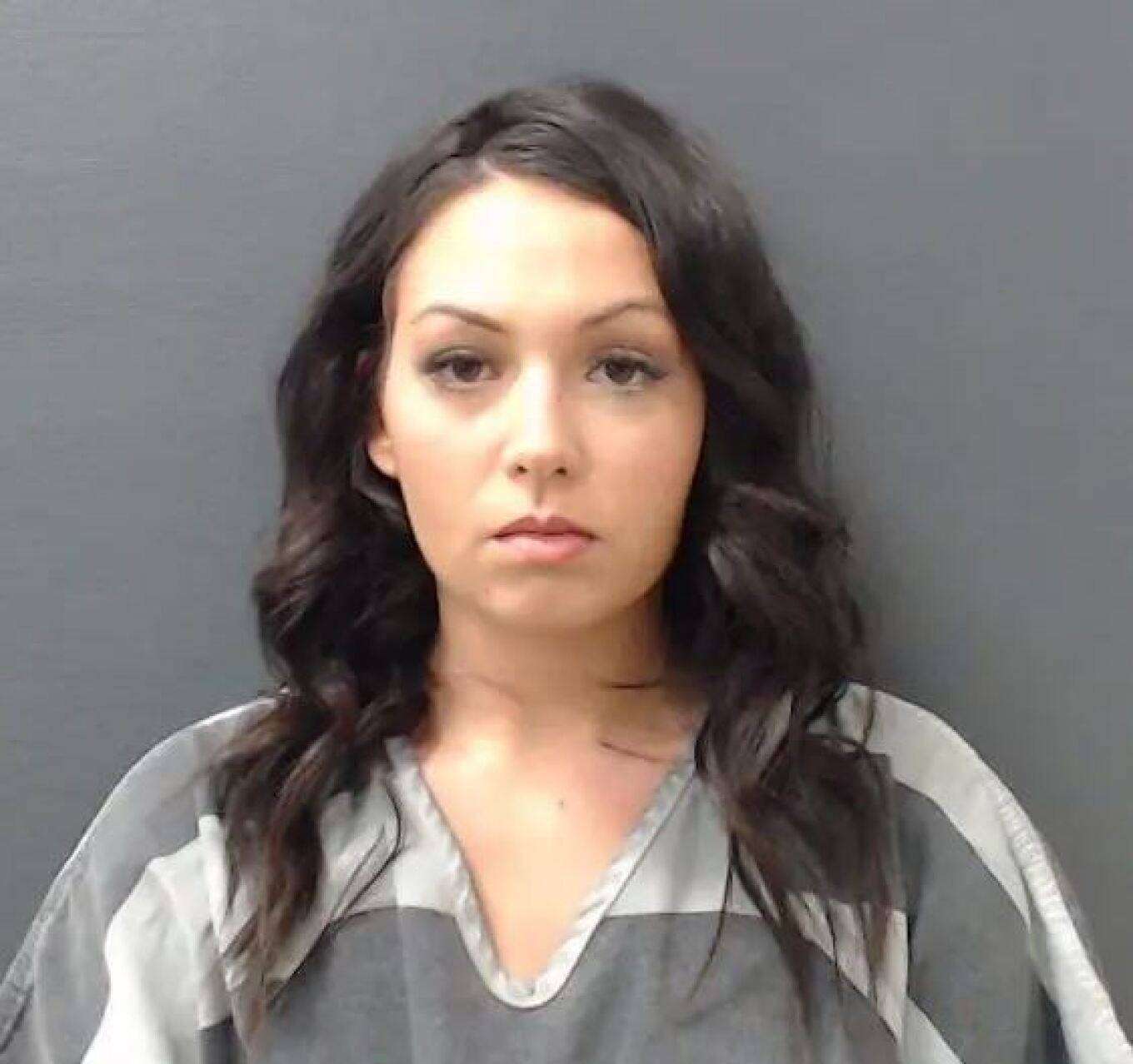 26χρονη καθηγήτρια έβαζε μαθητές να φυλάνε σκοπιά για να κάνει σεξ με 16χρονο – Την ανάρμοστη σχέση κάλυπτε ο πατέρας του