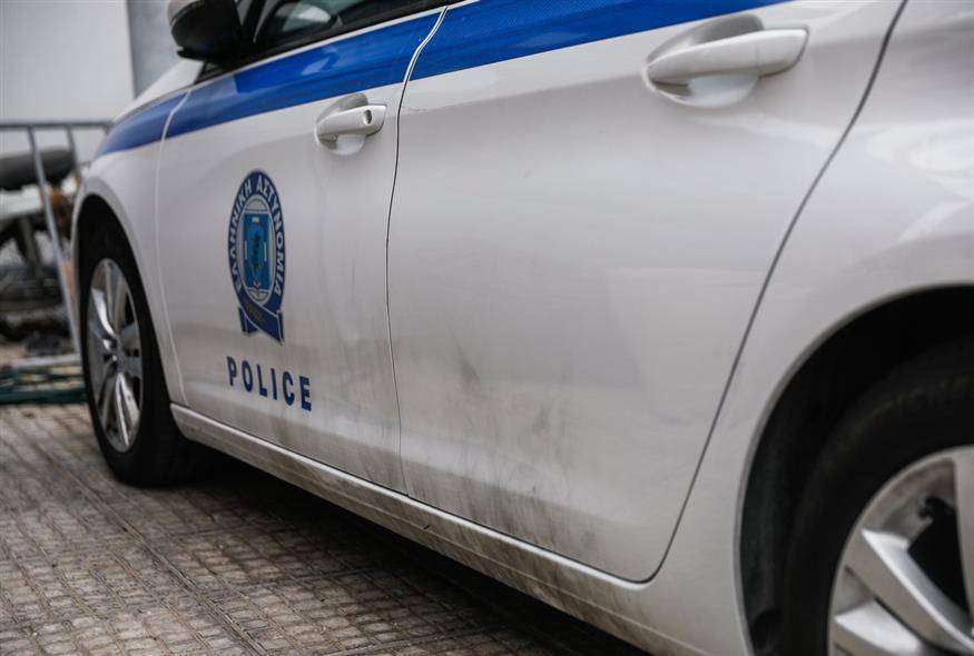 Ηράκλειο: 17χρονος συνελήφθη μετά από καταγγελία της μητέρας του – Τον κατηγορεί για βία σε βάρος της ίδιας και της κόρης της