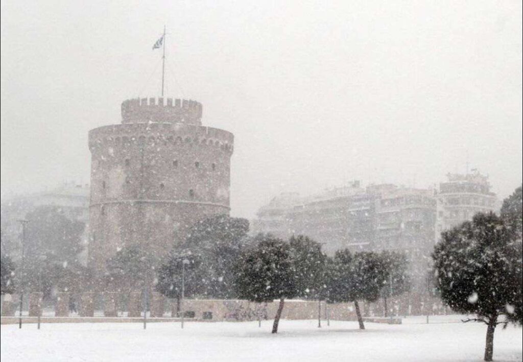 Σε άνοδο η θερμοκρασία σήμερα – Έρχονται χιόνια και τσουχτερό κρύο