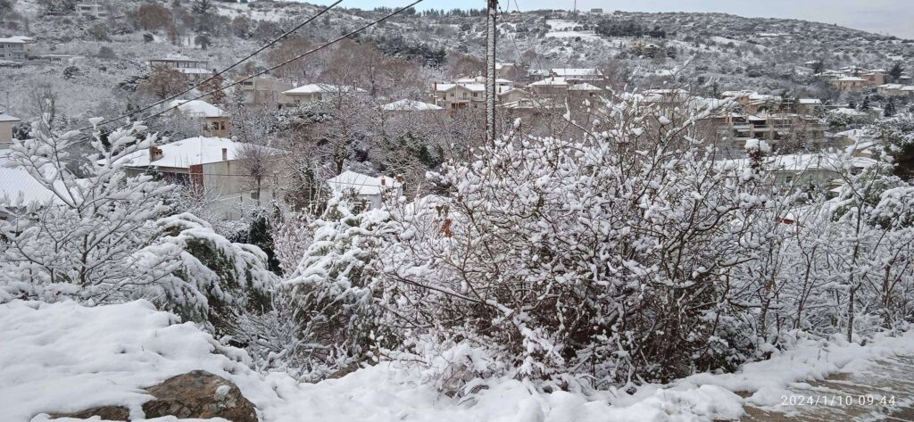 Ξεκίνησε η χιονόπτωση στα περίχωρα της Θεσσαλονίκης