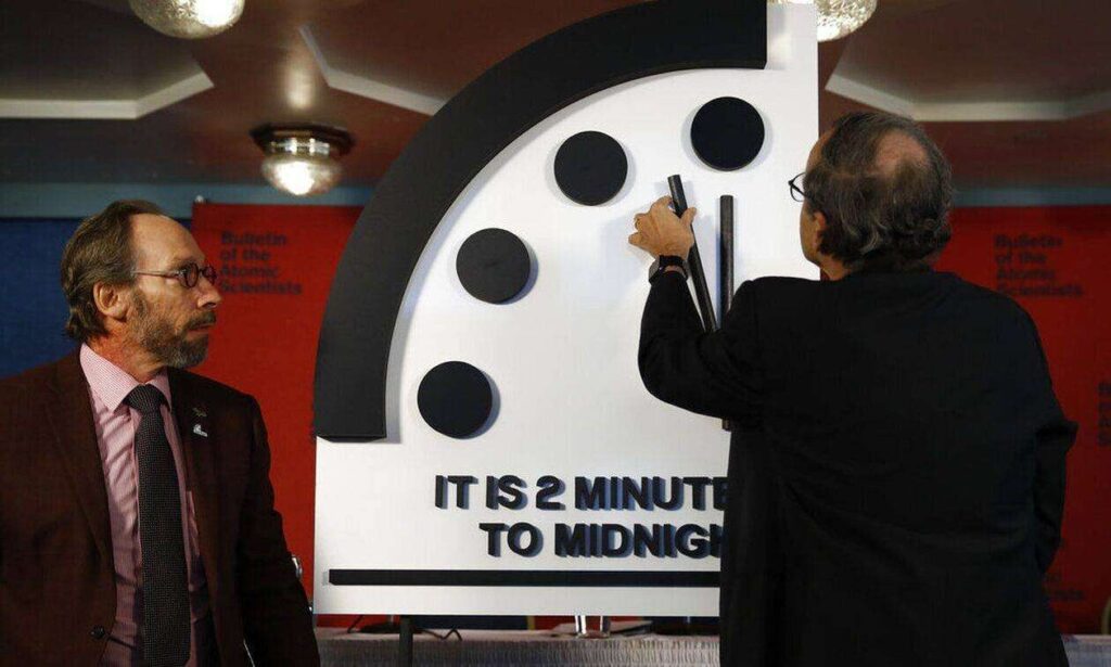 Ρολόι της Αποκάλυψης: Πιο κοντά στην καταστροφή η ανθρωπότητα; – Τι θα «δείξει» για το 2024