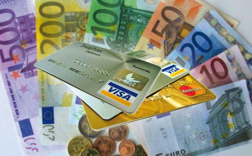 Τέλος τα μετρητά για αγορές άνω των 500 € – Τι πληρώνουμε εάν δεν συμμορφωθούμε