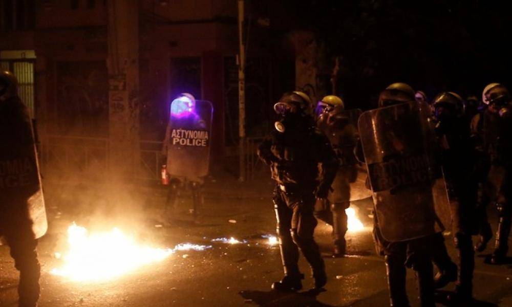 Επεισόδια τα ξημερώματα έξω από το ΑΠΘ και τη Γεωπονική Αθηνών