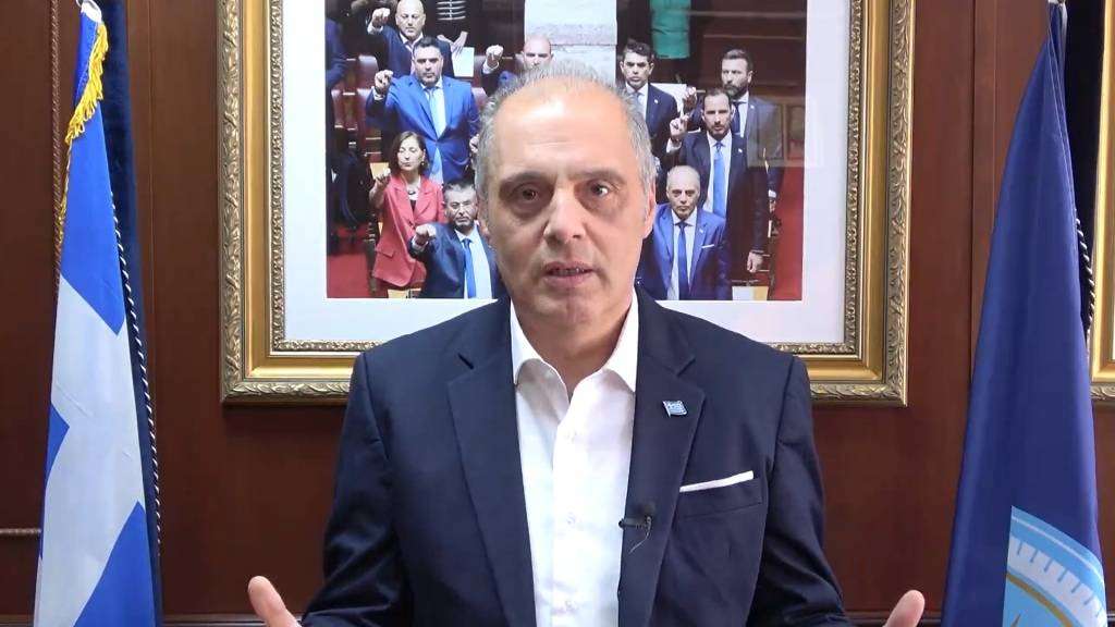 Κυριάκος Βελόπουλος: «ΠΑΣΟΚ, ΝΔ, ΣΥΡΙΖΑ έδωσαν άδεια στα funds να κάνουν κατασχέσεις τα σπίτια των Eλλήνων με πλειστηριασμούς και τώρα δήθεν ενδιαφέρονται για το στεγαστικό πρόβλημα των Ελλήνων»